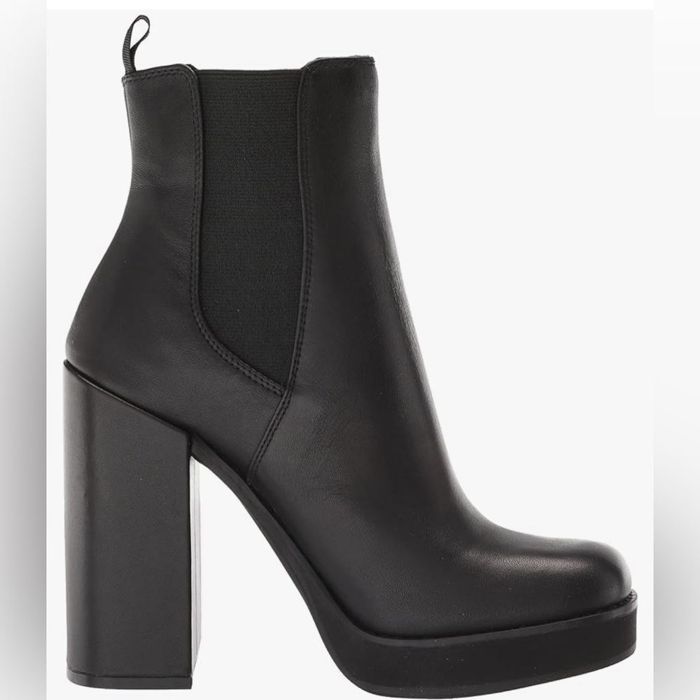 Steve Madden Triple Chelsea Boot